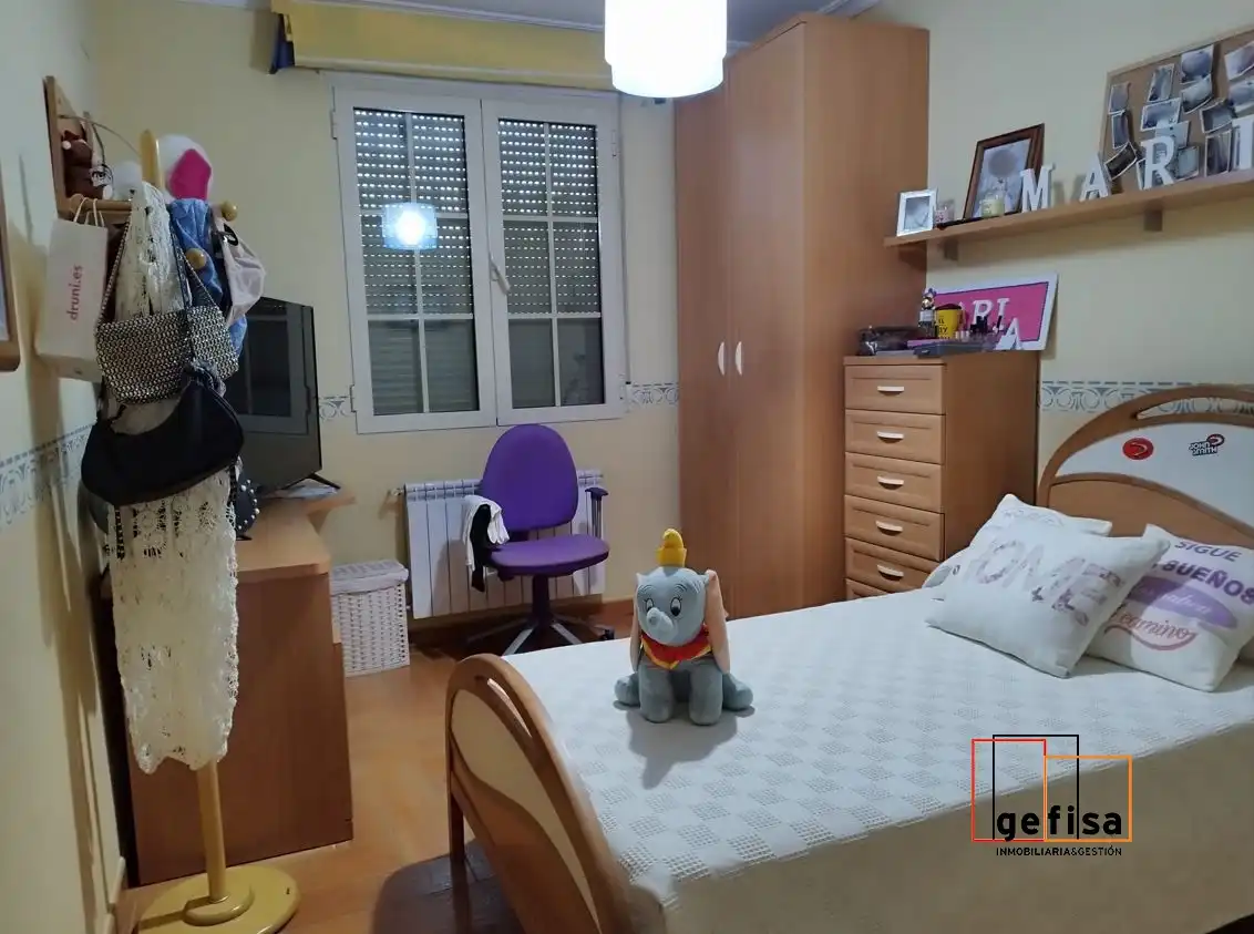 Habitación de Casa o chalet en venta en Valdepeñas con Calefacción, Trastero y Piscina