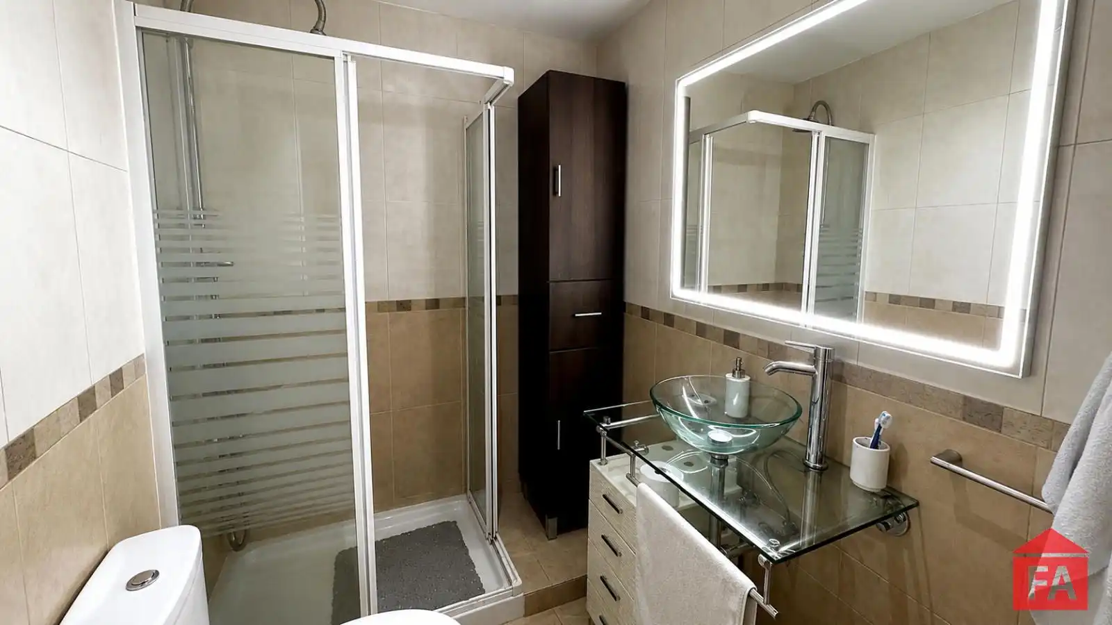 Bathroom of Attic for sale in El Vendrell  with Air Conditioner, Terrace and Storage room