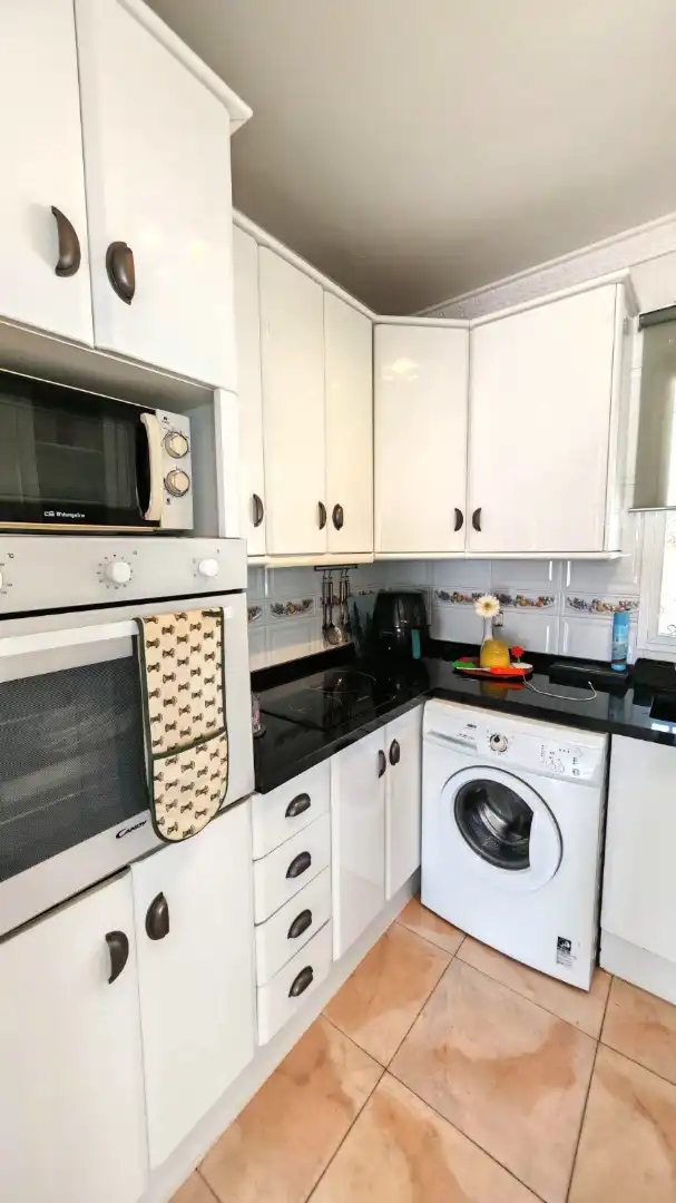 Cuina de Casa o xalet en venda en Torrox amb Aire condicionat, Terrassa i Moblat