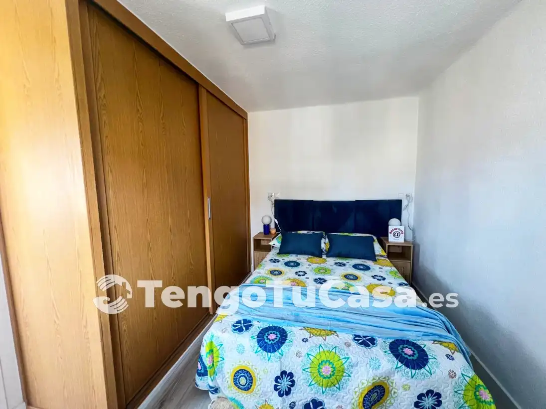 Bedroom of Flat for sale in Madrid  with Air Conditioner, Furnished and Oven