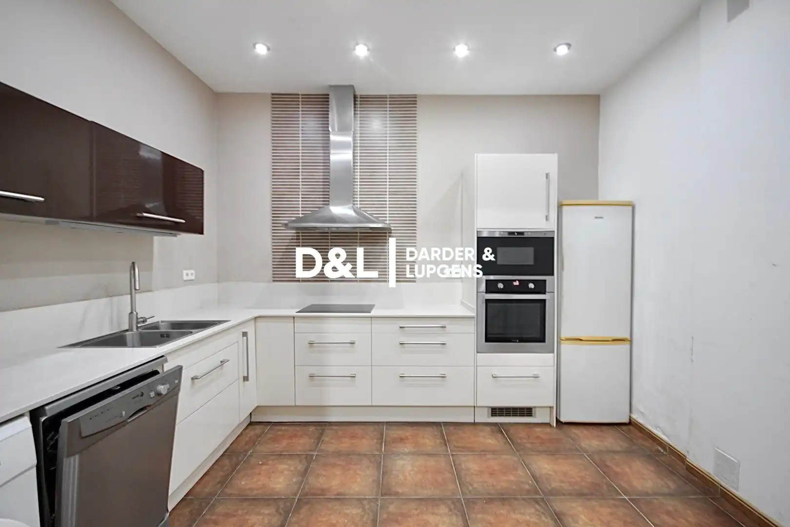 Cocina de Planta baja en venta en Vilanova i la Geltrú con Calefacción y Horno