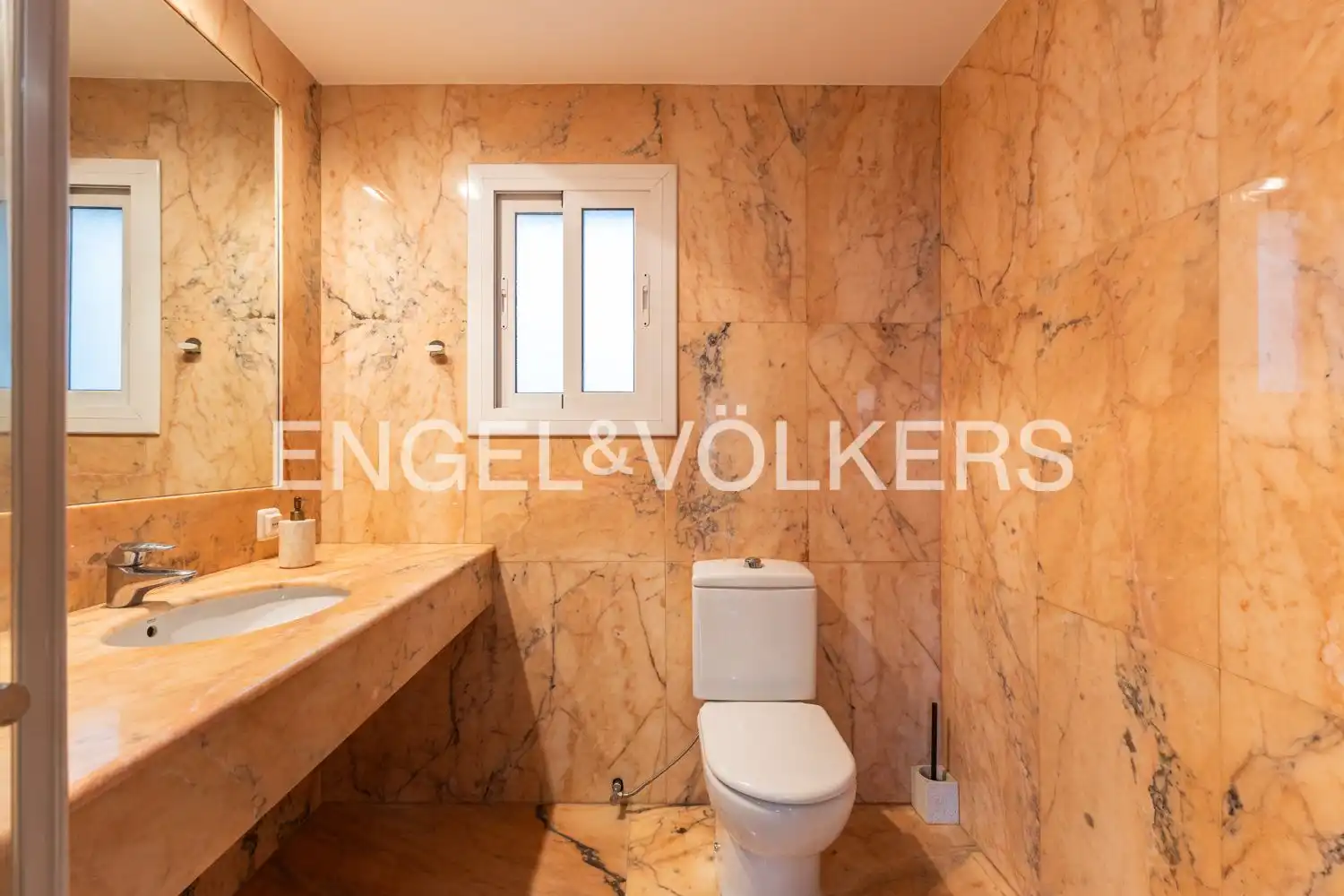 Baño de Piso en venta en Valencia con Aire acondicionado, Calefacción y Parquet