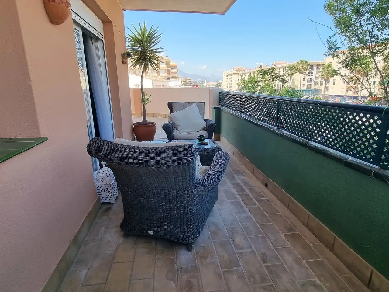 Terrassa de Apartament en venda en Manilva amb Terrassa i Piscina