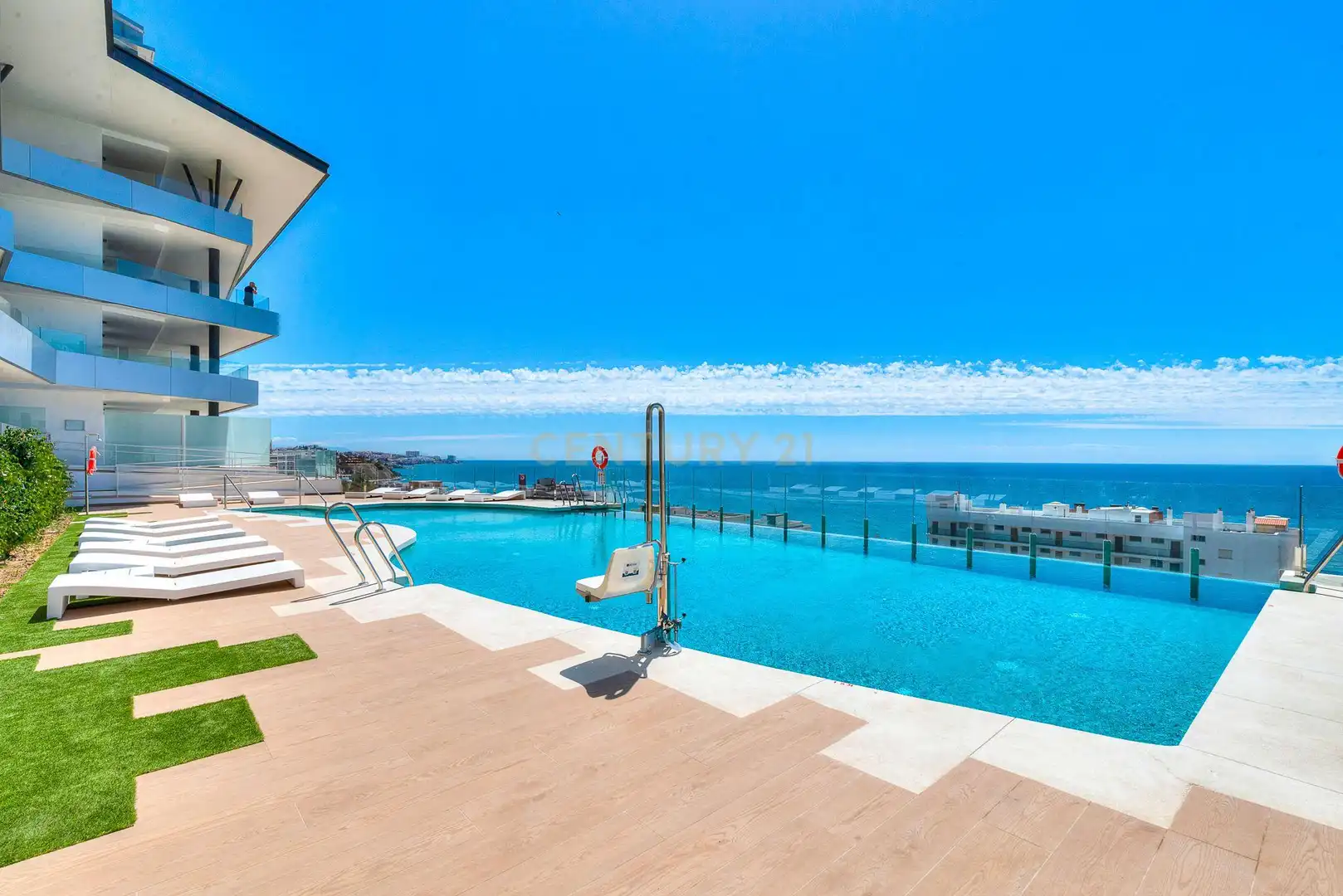 Flat with pool for sale in CL BEGOÑA 1 SEAVIEWS RESERVE FUENGIROLA (MÁLAGA) 1, imagen 2