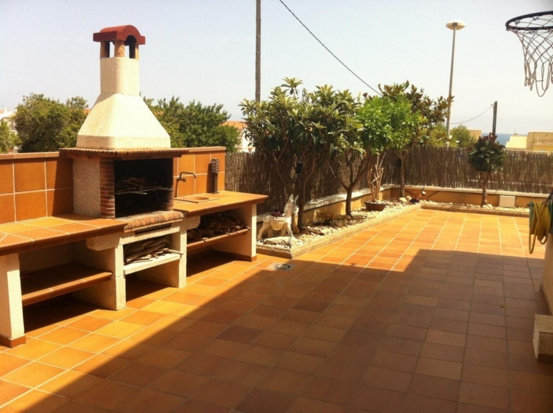 Terrassa de Casa adosada en venda en Creixell amb Aire condicionat, Calefacció i Jardí privat