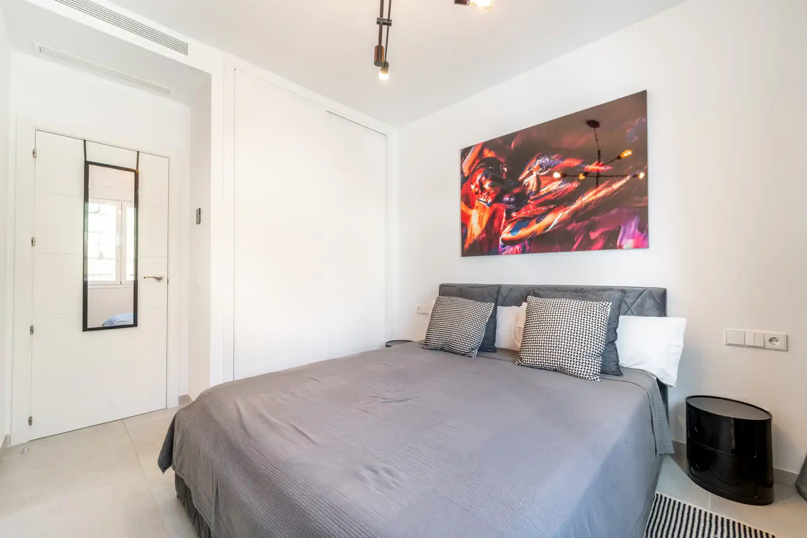 Schlafzimmer von Wohnungen zur Miete in Benalmádena mit Klimaanlage, Terrasse und Schwimmbad