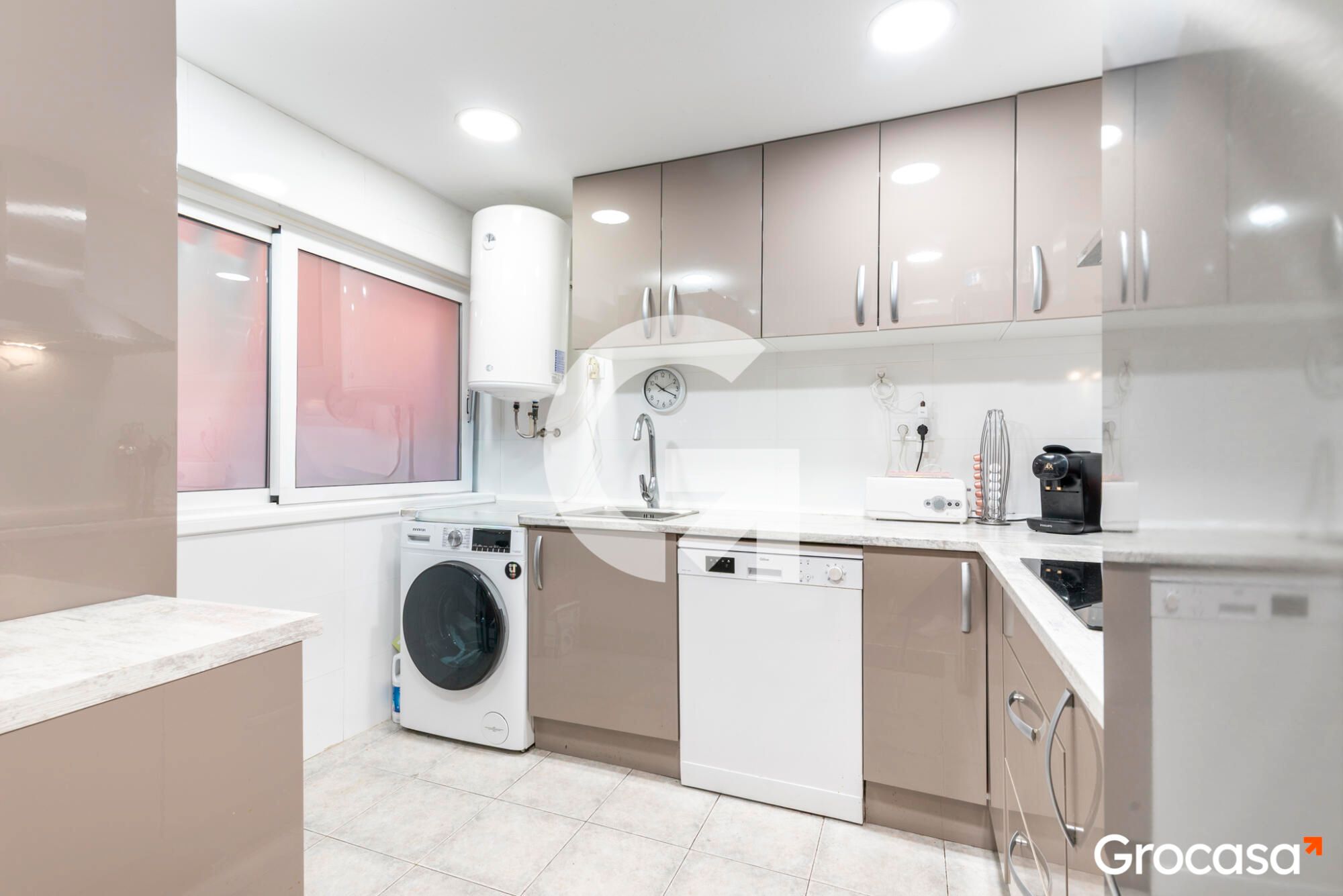 Kitchen of Flat for sale in Sant Feliu de Llobregat  with Air Conditioner