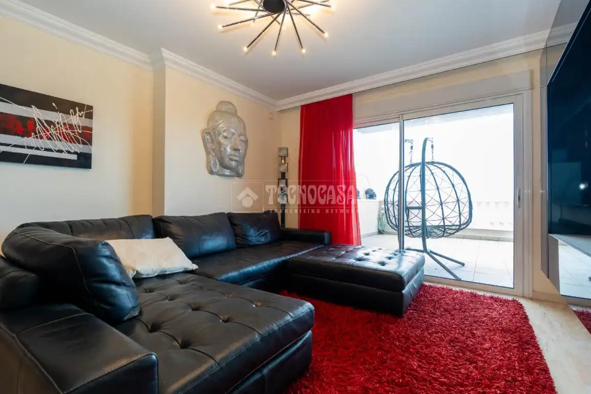 Sala de estar de Piso en venta en Santiago del Teide con Balcón y Piscina comunitaria