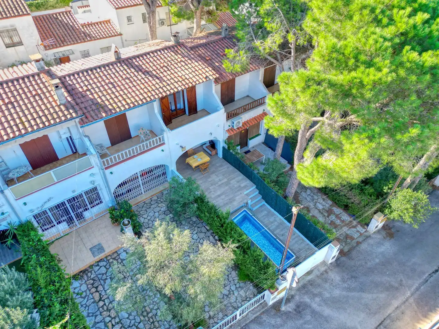 Vista exterior de Casa adosada en venta en L'Escala con Terraza y Amueblado
