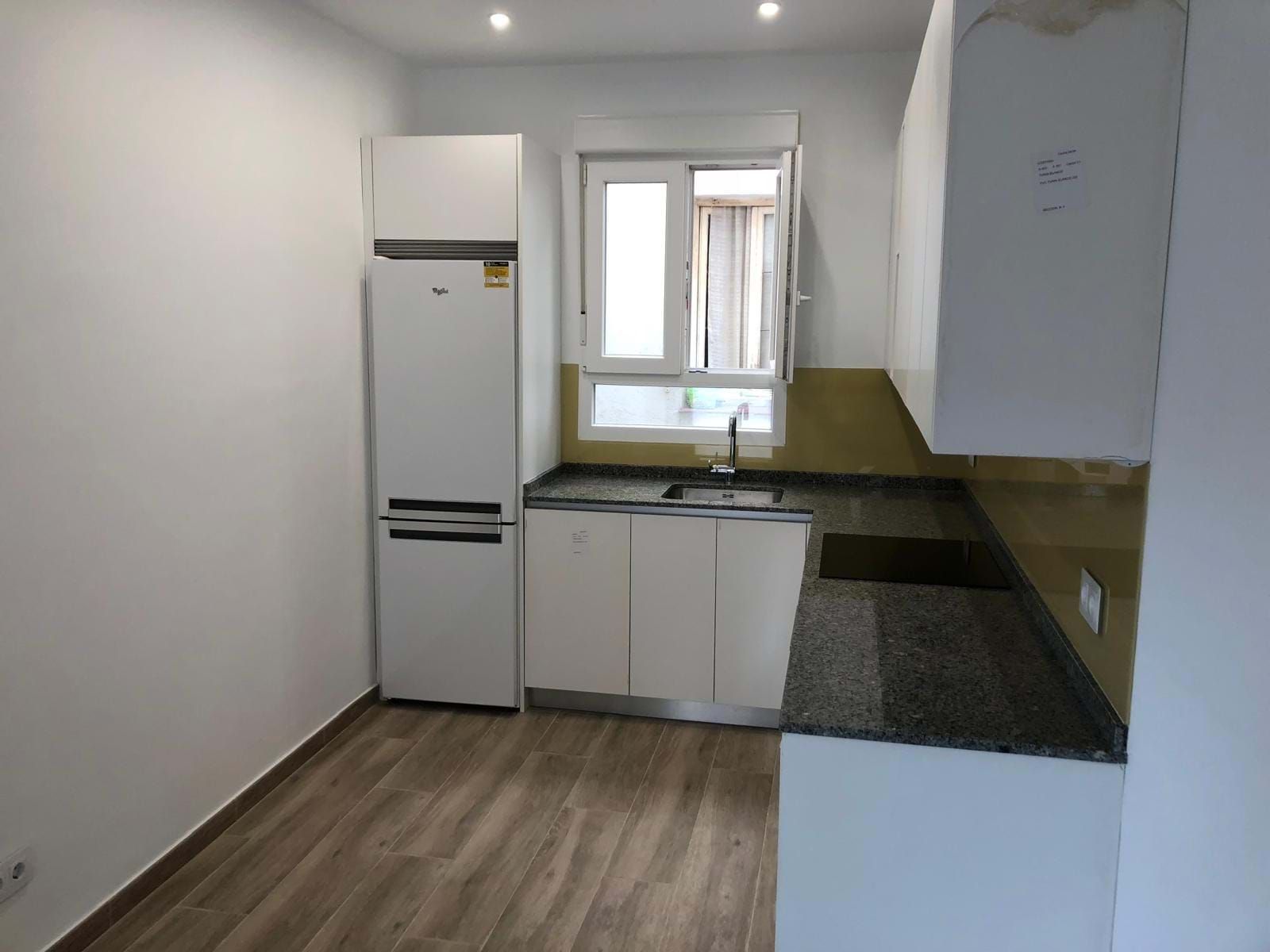 Cuina de Pis en venda en  Madrid Capital amb Aire condicionat, Calefacció i Moblat
