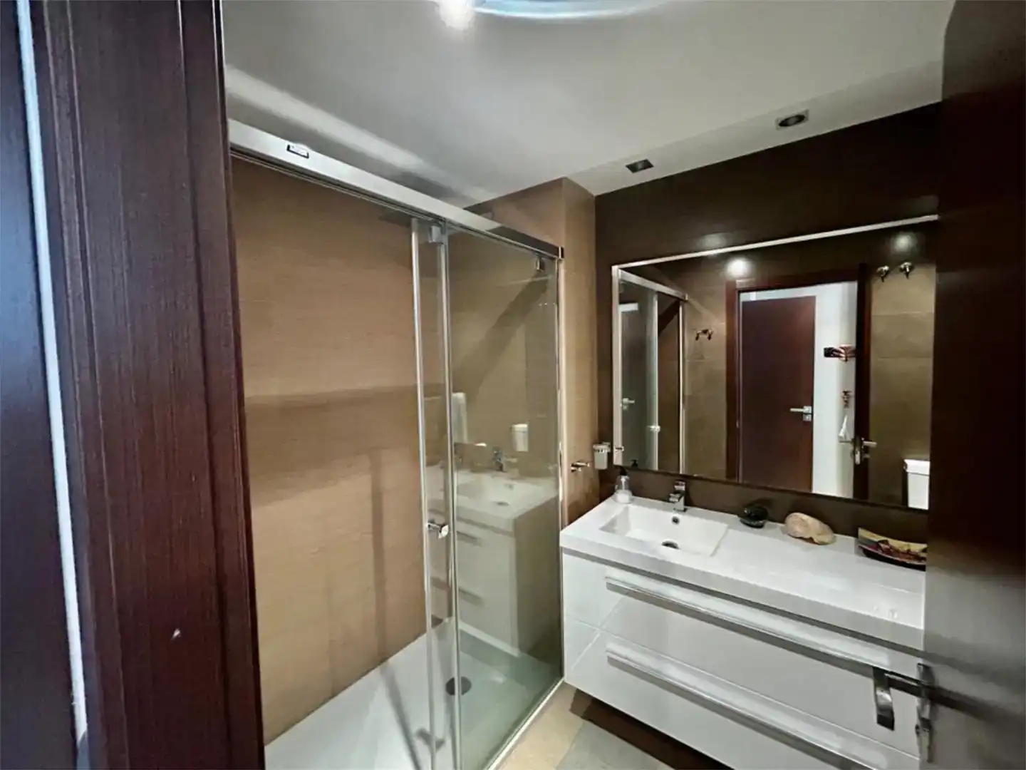 Bathroom of Flat for rent in Benahavís  with Air Conditioner