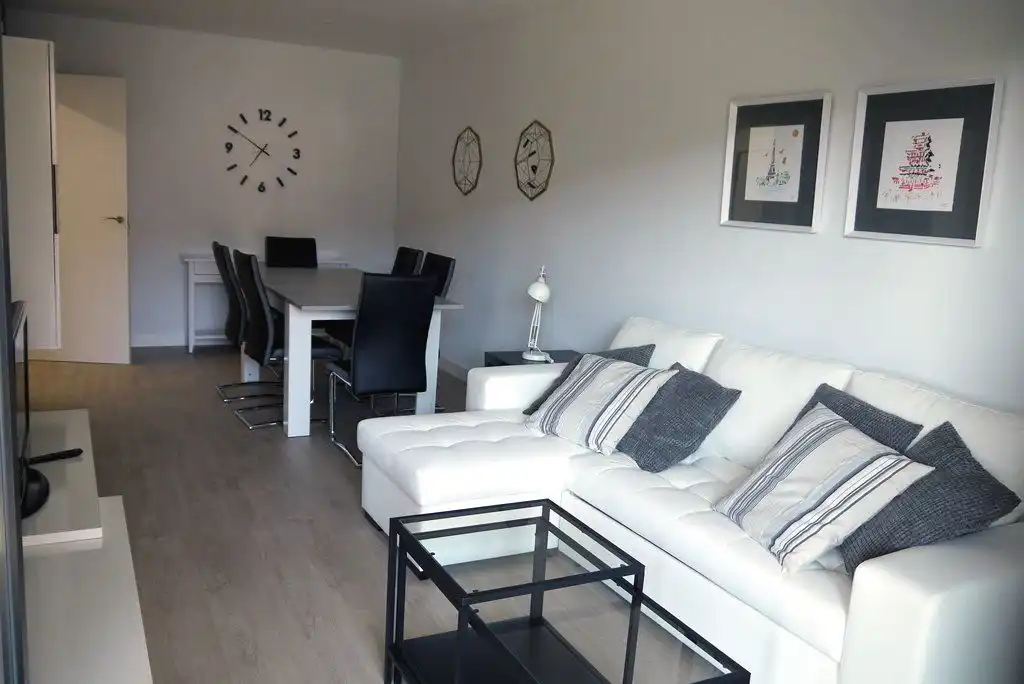 Living room of Flat for rent in Bilbao   with Heating, Terrace and Swimming Pool
