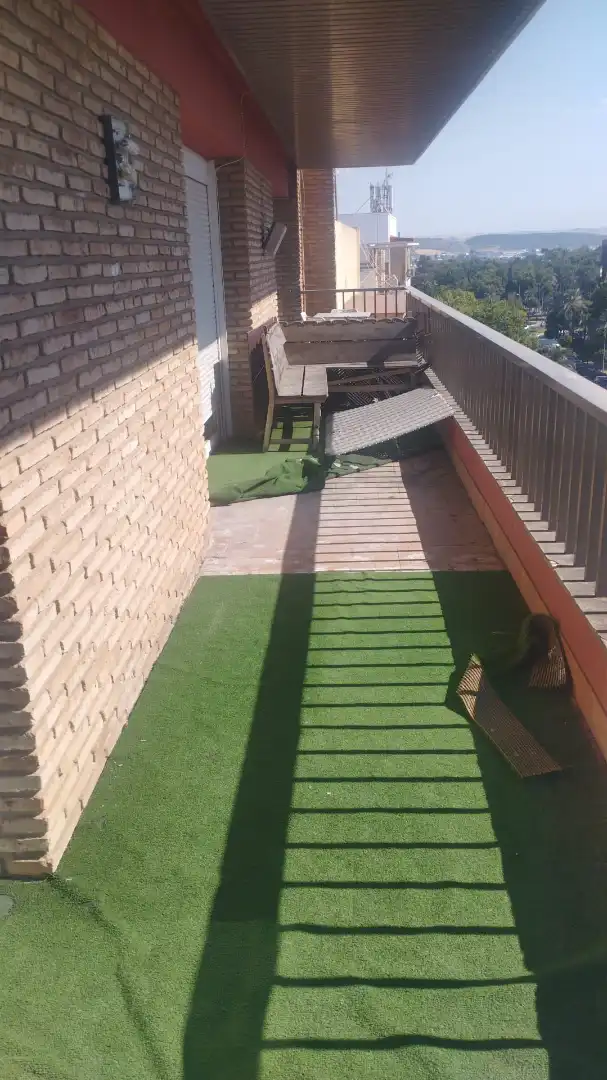 Ático de alquiler en Paseo de la Victoria, Zona Centro