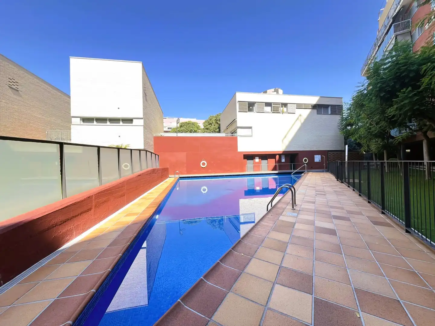 Piscina de Pis en venda en Barcelona amb Aire condicionat, Calefacció i Forn