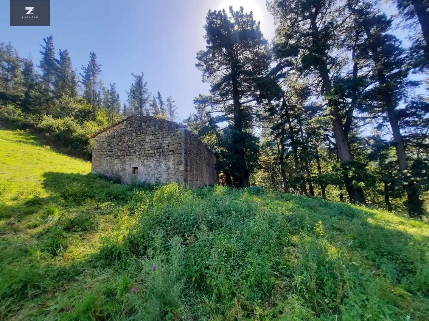 Maison rustique avec jardin à vendre à Luena