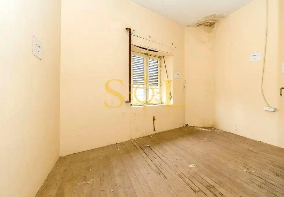 Local en venta en Gordoncillo con Parquet