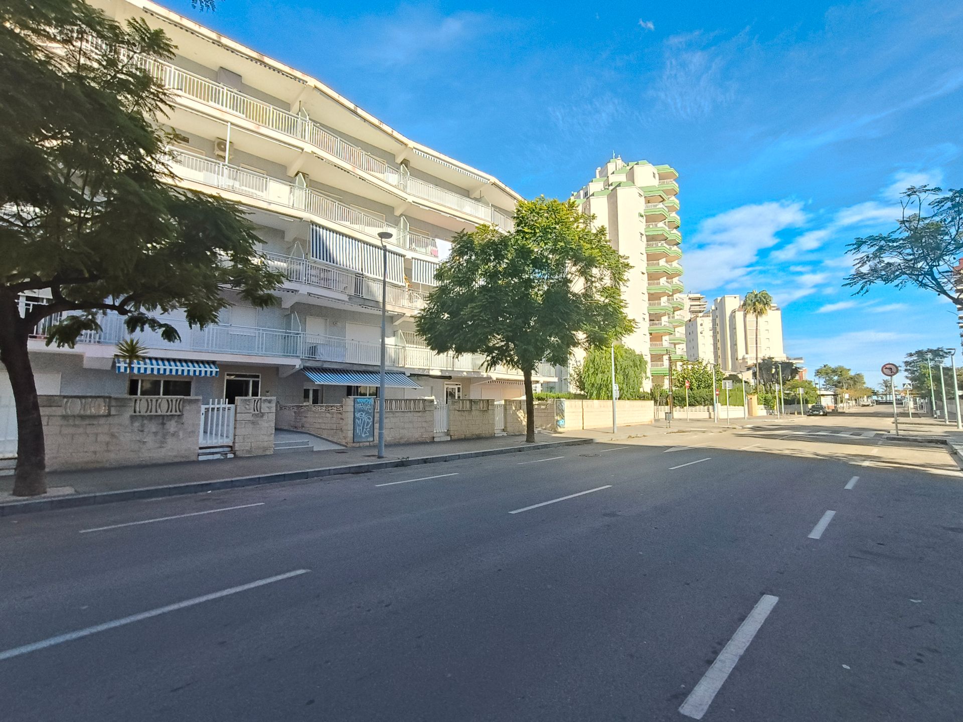 Vista exterior de Apartament de lloguer en Gandia amb Terrassa i Moblat