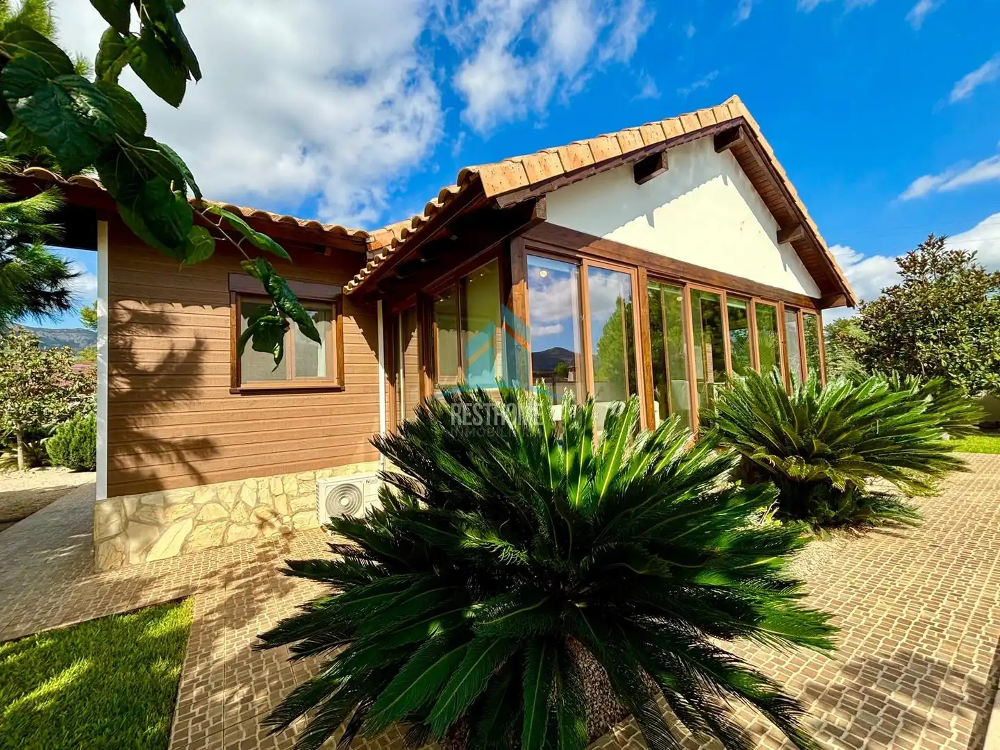 Vista exterior de Casa o xalet en venda en Palma de Gandia amb Calefacció, Jardí privat i Terrassa