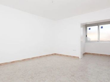 Flat with lift for sale in Rambla de Sant Jordi