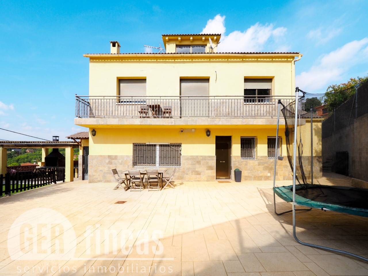 Vista exterior de Casa o chalet en venta en Terrassa con Aire acondicionado, Calefacción y Jardín privado