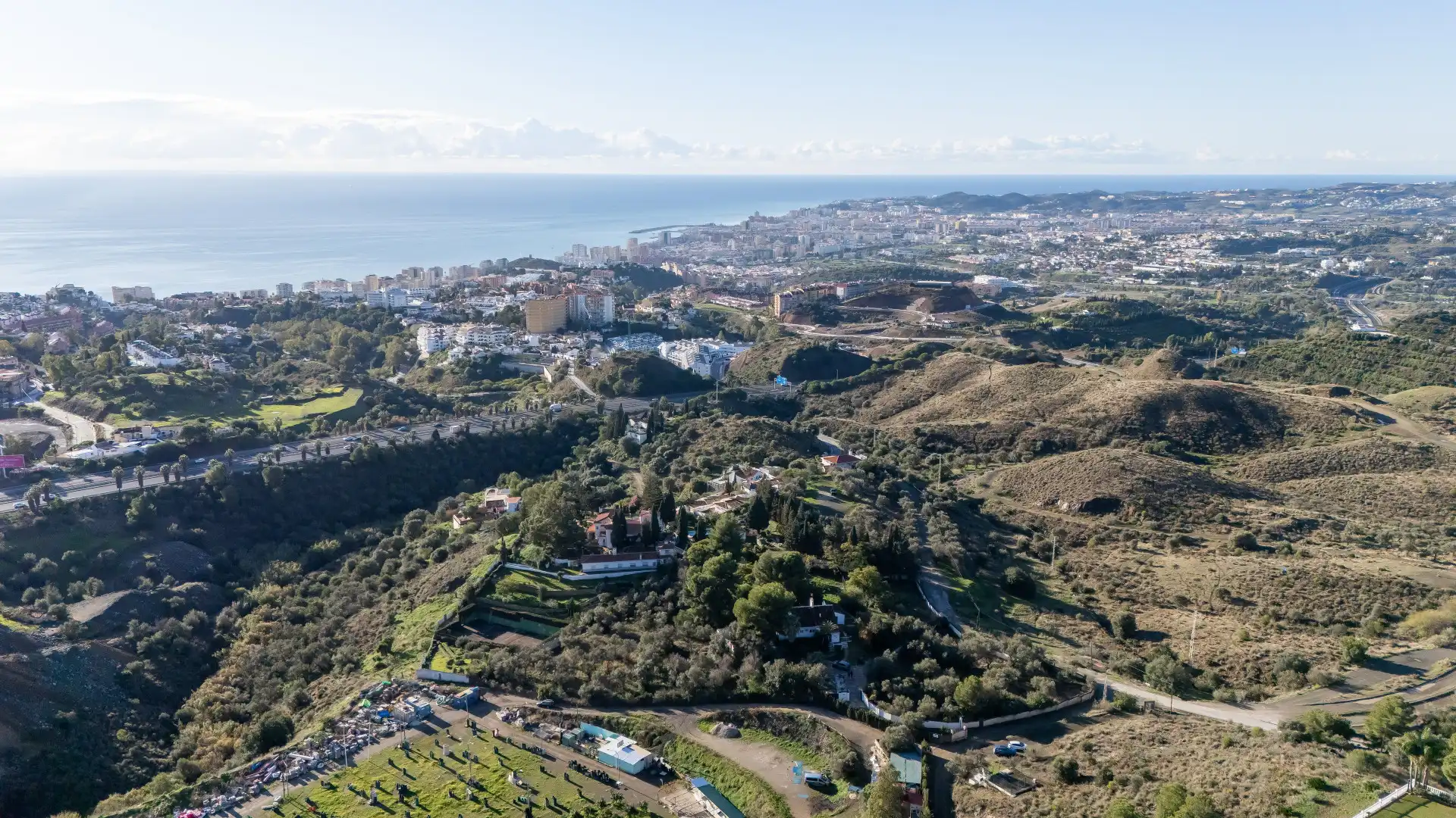 Vista exterior de Casa o xalet en venda en Fuengirola amb Aire condicionat, Jardí privat i Terrassa