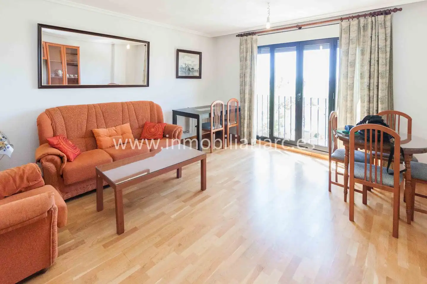 Living room of Flat for rent in Salamanca Capital  with Heating and Parquet flooring