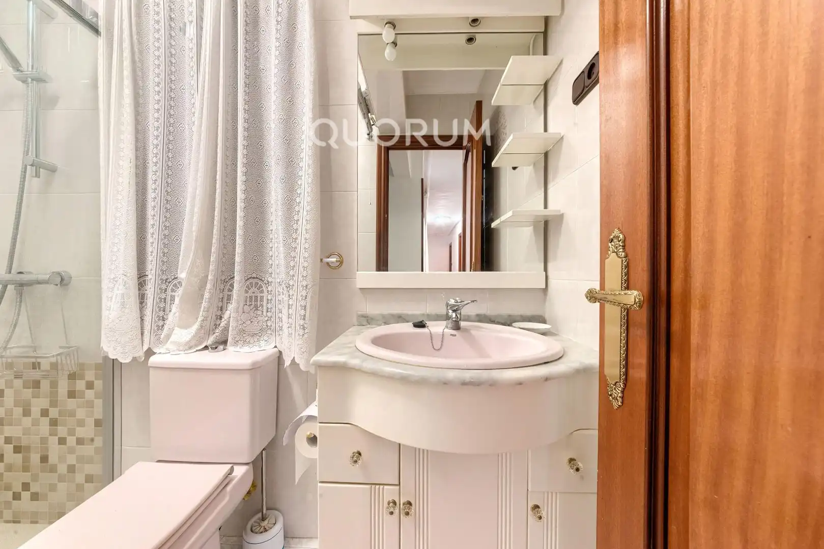 Baño de Piso en venta en Arrigorriaga con Calefacción, Amueblado y Balcón