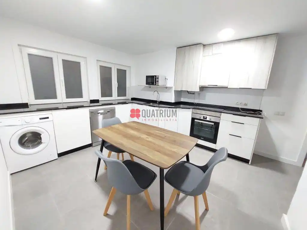 Küche von Wohnung zur Miete in Santiago de Compostela 