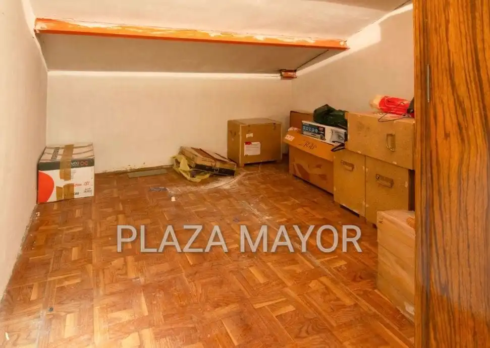 Wohnung zum Verkauf in Salamanca mit Heizung, Parkett und Abstellraum