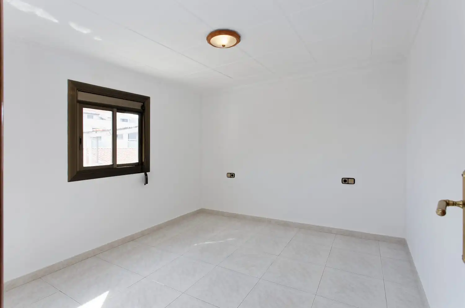 Casa adosada en venta en Terrassa con Terraza, Horno y Lavadora