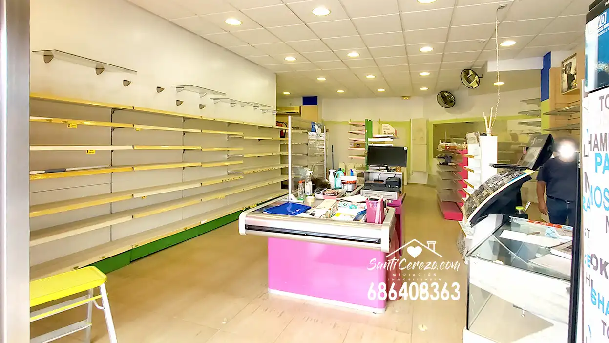 Local commercial à vendre à Avenida del Marqués de la Vega de Armijo 62, imagen 5
