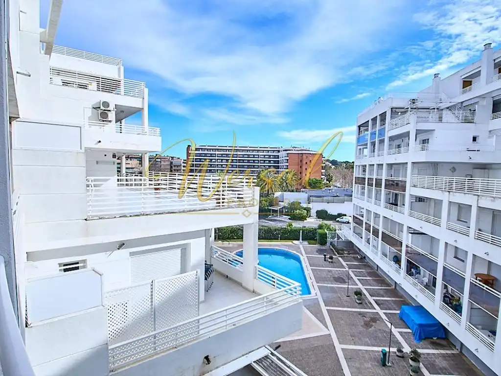Vista exterior de Apartament en venda en Salou amb Piscina comunitària