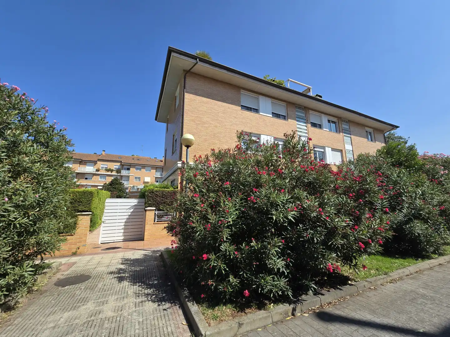 Exterior view of Flat for sale in  Logroño  with Heating, Private garden and Storage room