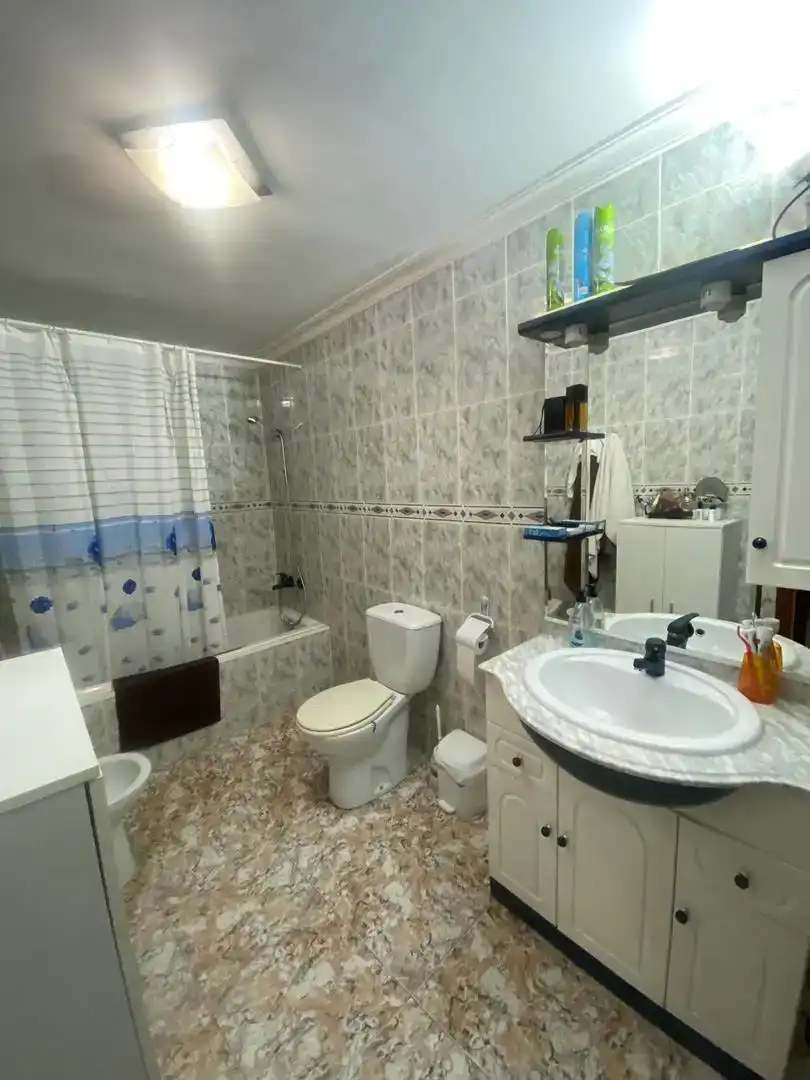 Bany de Casa o xalet en venda en Dólar amb Moblat, Forn i Rentadora