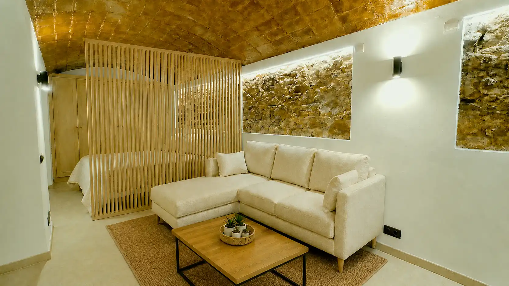 Wohnzimmer von Erdgeschoss zum Verkauf in Barcelona mit Klimaanlage, Heizung und Privatgarten