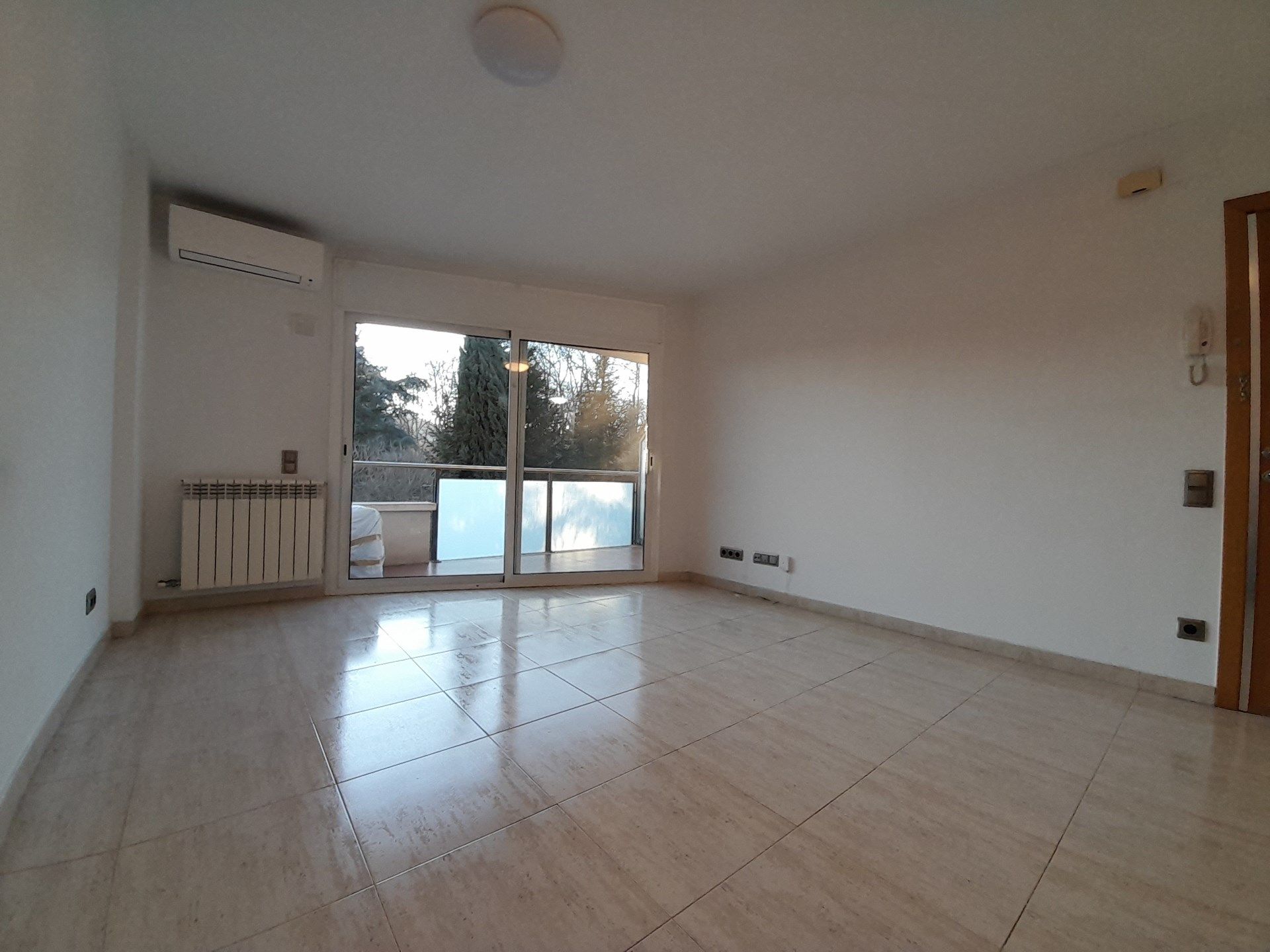 Living room of Flat for sale in Olot  with Heating and Balcony