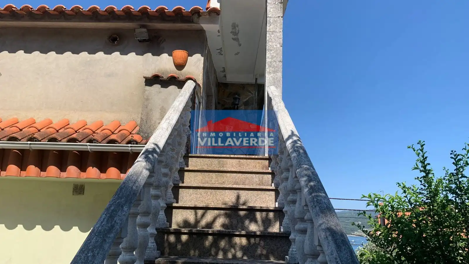 Exterior view of Flat for sale in Cangas 
