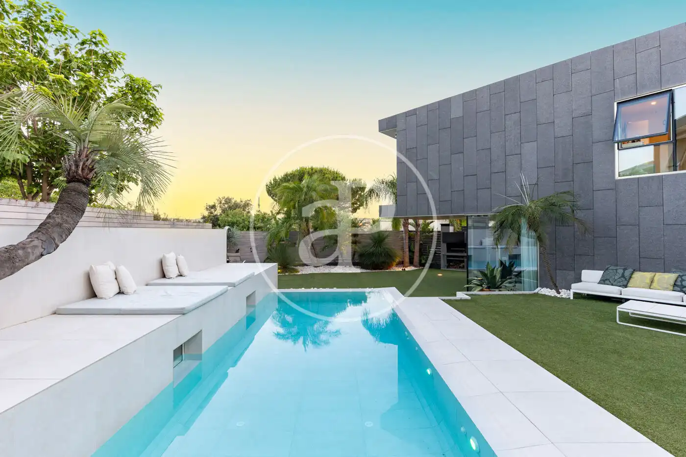 Piscina de Casa o xalet en venda en Sant Cugat del Vallès amb Aire condicionat, Calefacció i Jardí privat