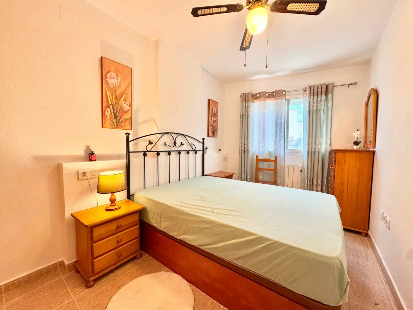 Schlafzimmer von Wohnungen zur Miete in Torrevieja mit Klimaanlage, Möbliert und Waschmaschine