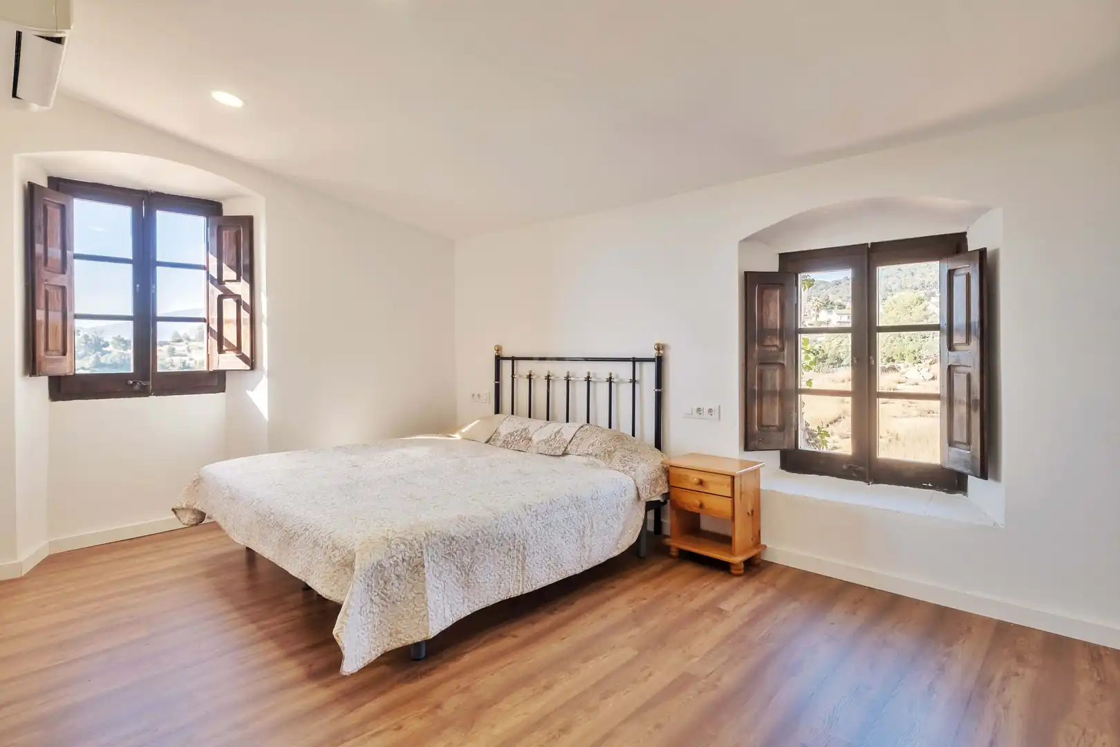 Habitación de Finca rústica en venta en Bigues i Riells del Fai con Aire acondicionado y Calefacción