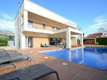 Villa con balcone in vendita a Calle CN 340 MARTNENQUES