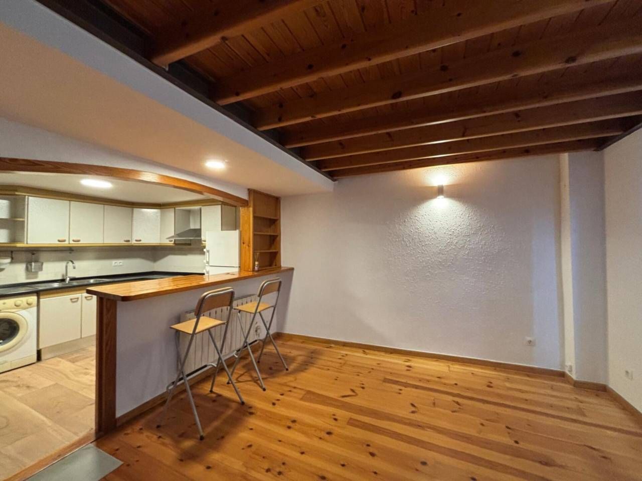 Cuina de Dúplex en venda en Vilanova i la Geltrú amb Calefacció, Parquet i Traster