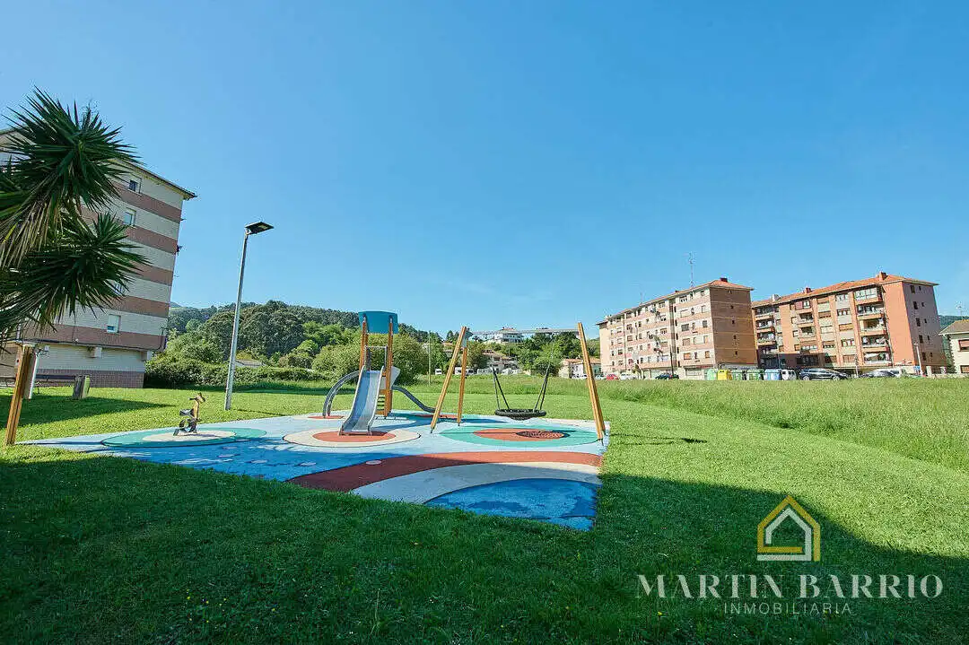 Vista exterior de Piso en venta en Muskiz con Calefacción, Jardín privado y Amueblado