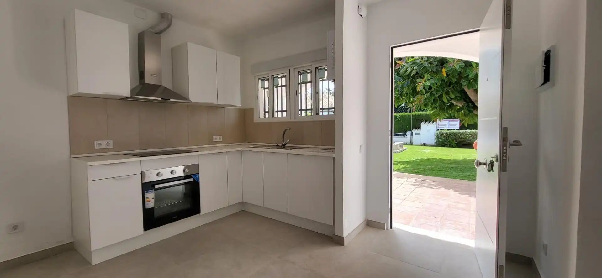 Cocina de Casa adosada en venta en Marbella con Piscina comunitaria