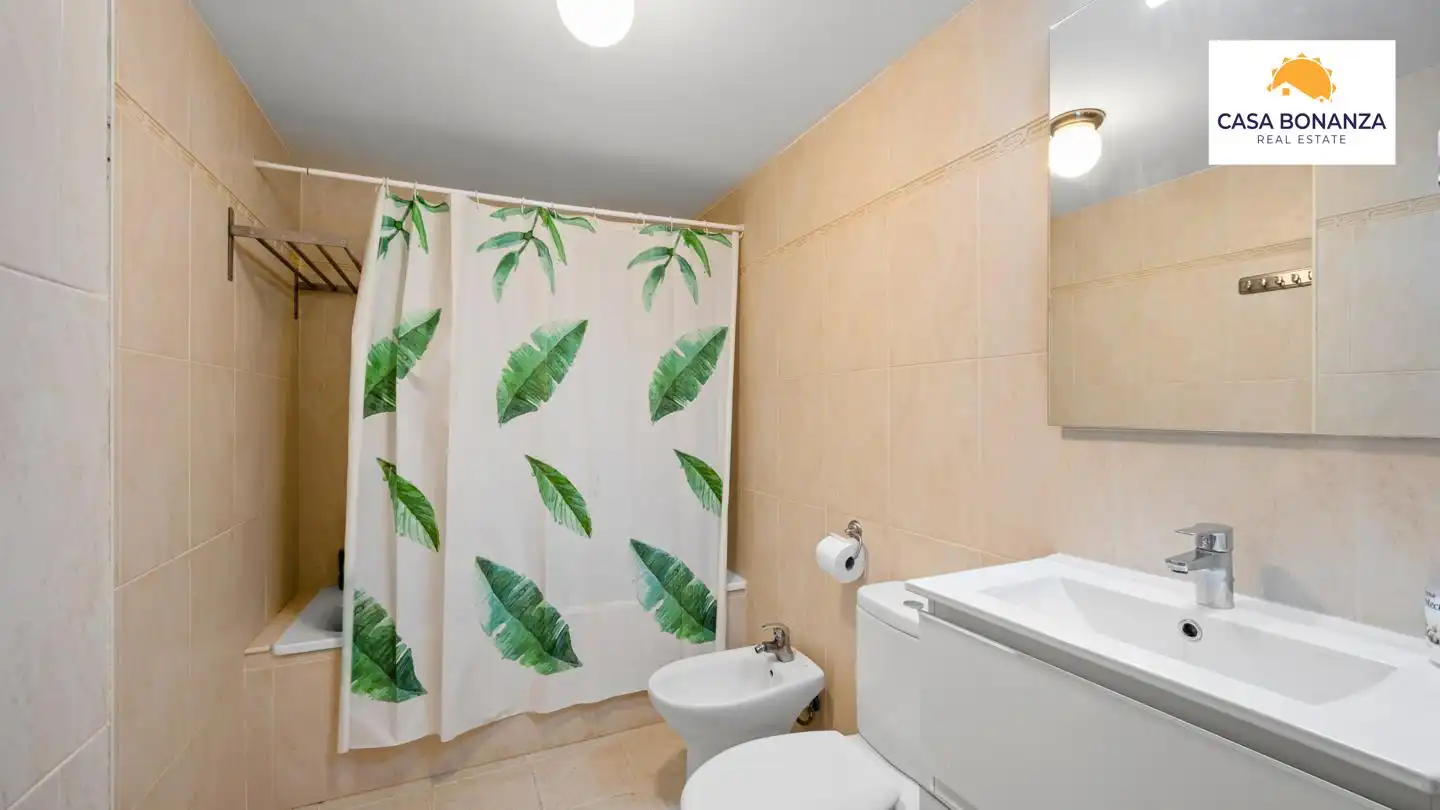 Bany de Apartament en venda en Almuñécar amb Aire condicionat, Terrassa i Traster