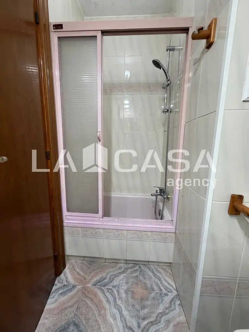 Flat for sale in Santa Coloma de Gramenet  with Balcony