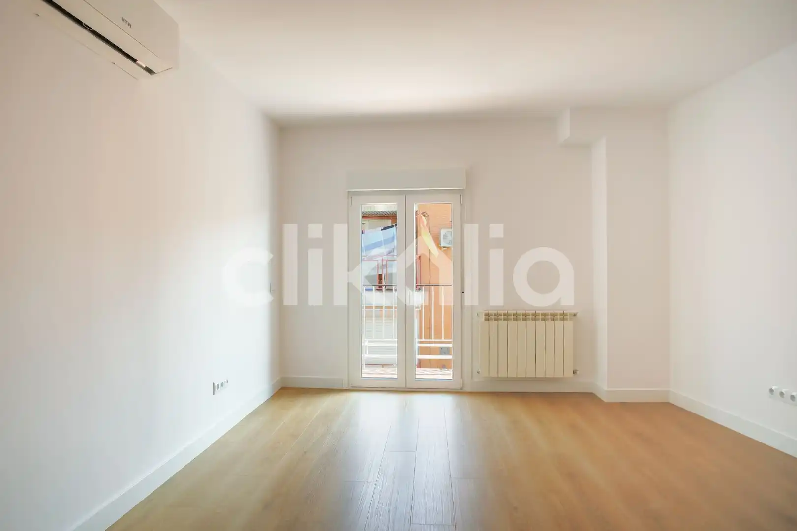 Living room of Flat for sale in Alcobendas  with Air Conditioner, Heating and Terrace