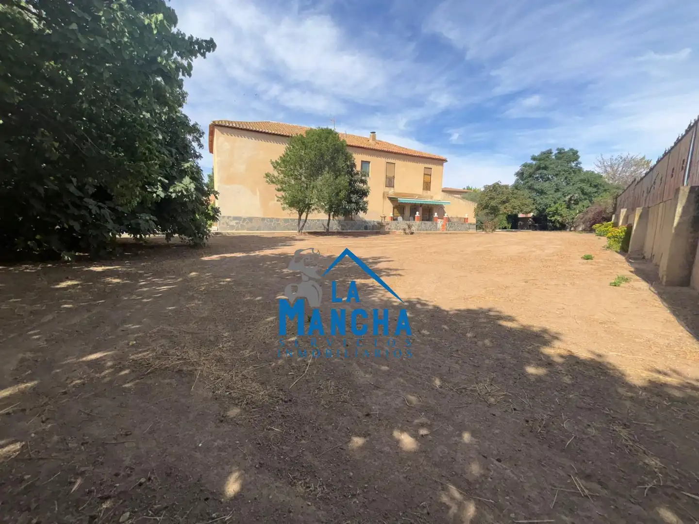 Casa o chalet en venta en Hoya-Gonzalo con Calefacción, Jardín privado y Amueblado