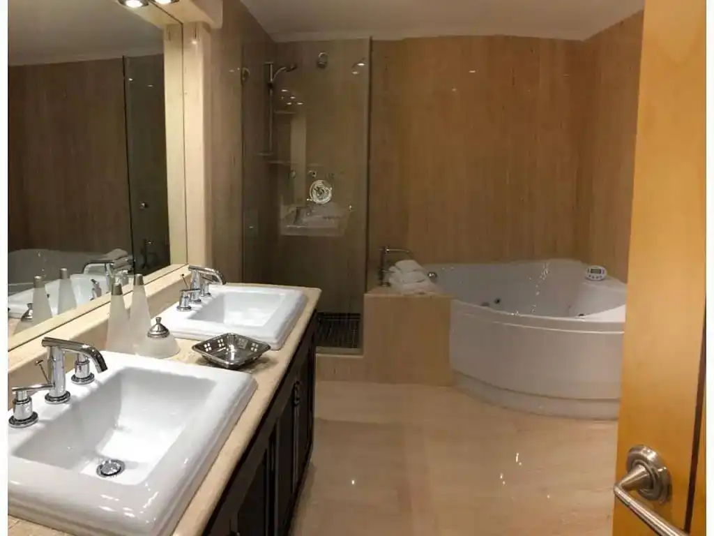 Baño de Apartamento de alquiler en Ería - Masip