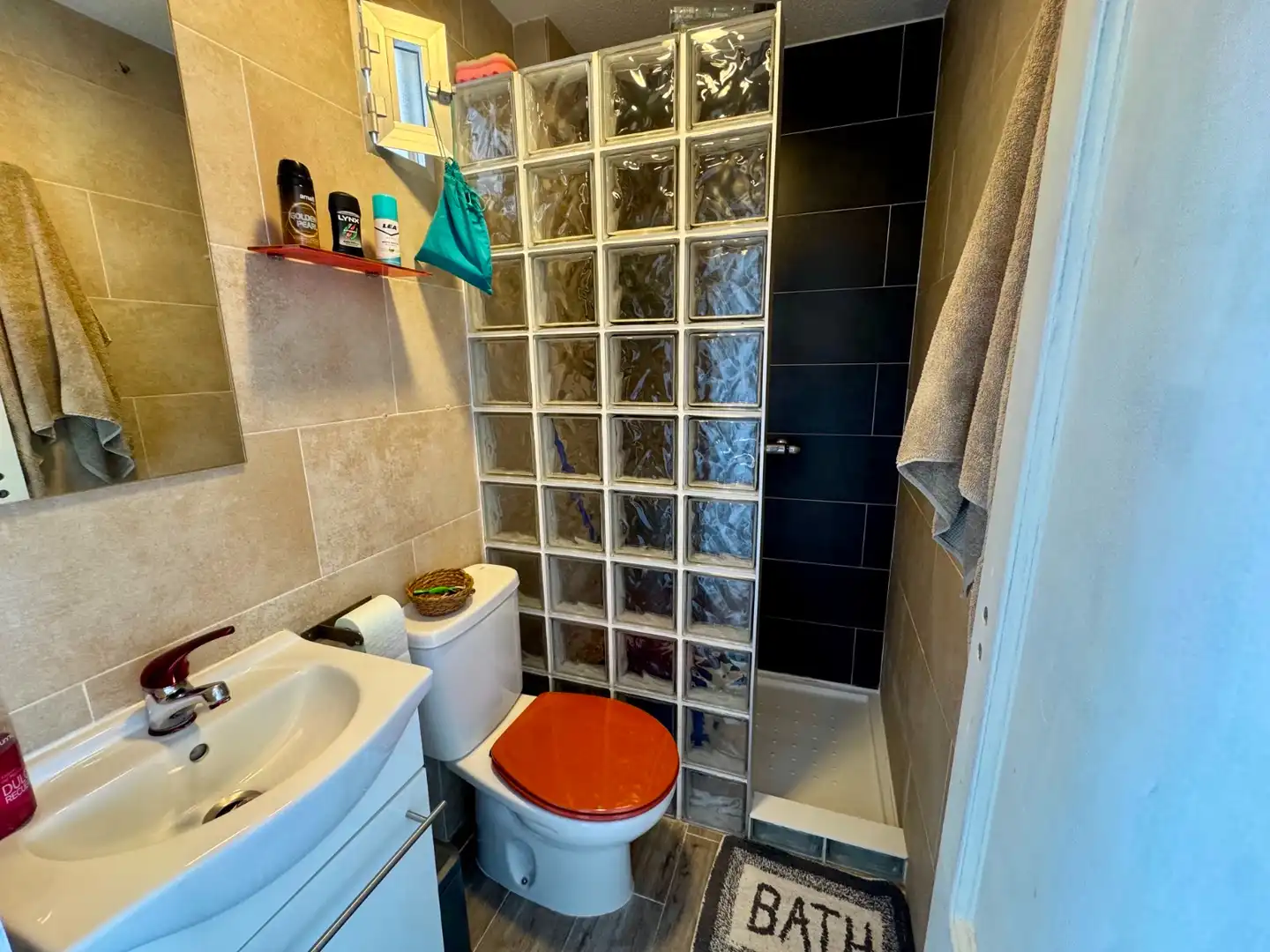 Bathroom of Study for sale in Torrevieja  with Parquet flooring, Furnished and Alarm